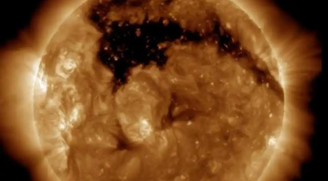 Вчені повідомили, як Сонце «привітає» землян з Новим роком (ФОТО) фото 1