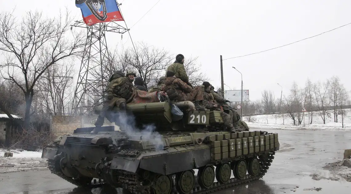 Найманці з «ДНР» атакували авдіївську промзону танками (ВІДЕО) фото 1