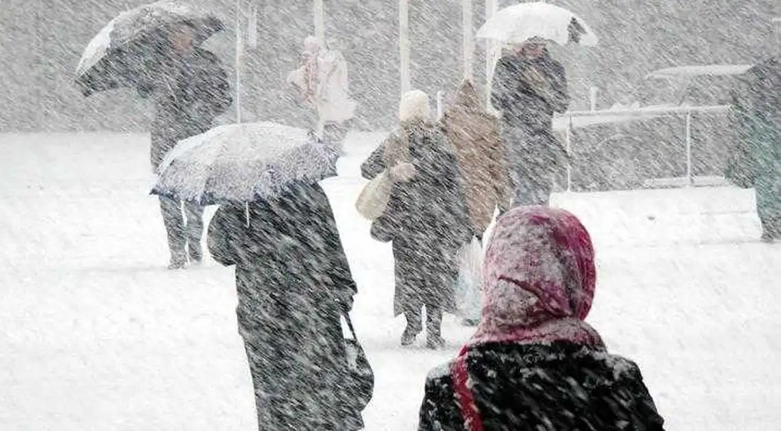 В Україні оголосили штормове попередження: обіцяють потужні вітри, дощі та снігопади фото 1