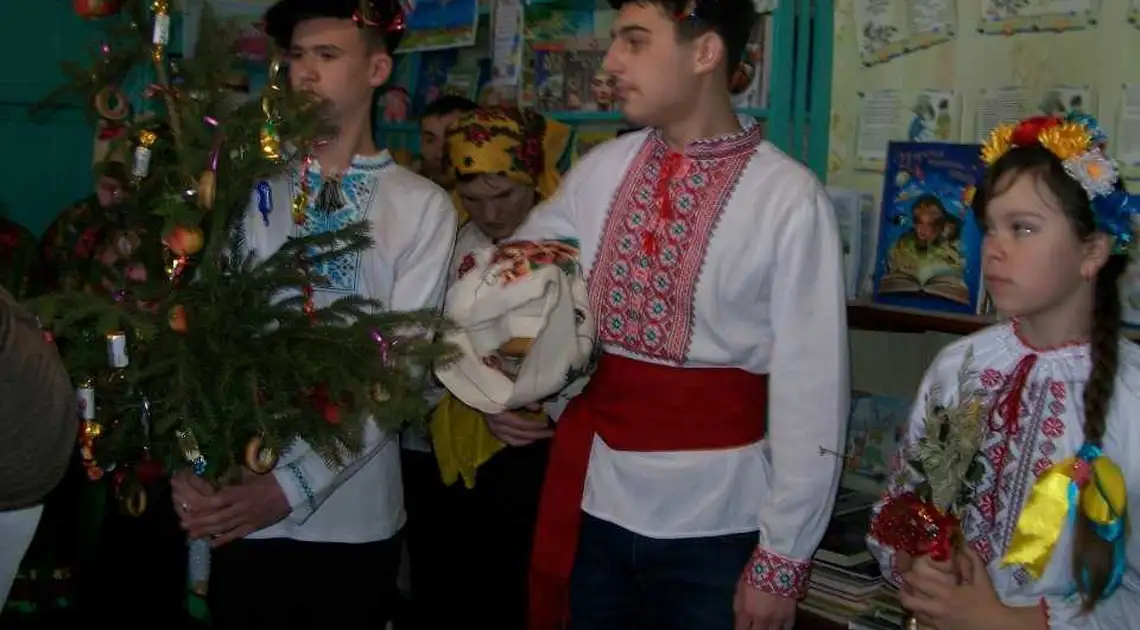 У селі на Кіровоградщині відтворили старовинний весільний обряд (ФОТО) фото 1