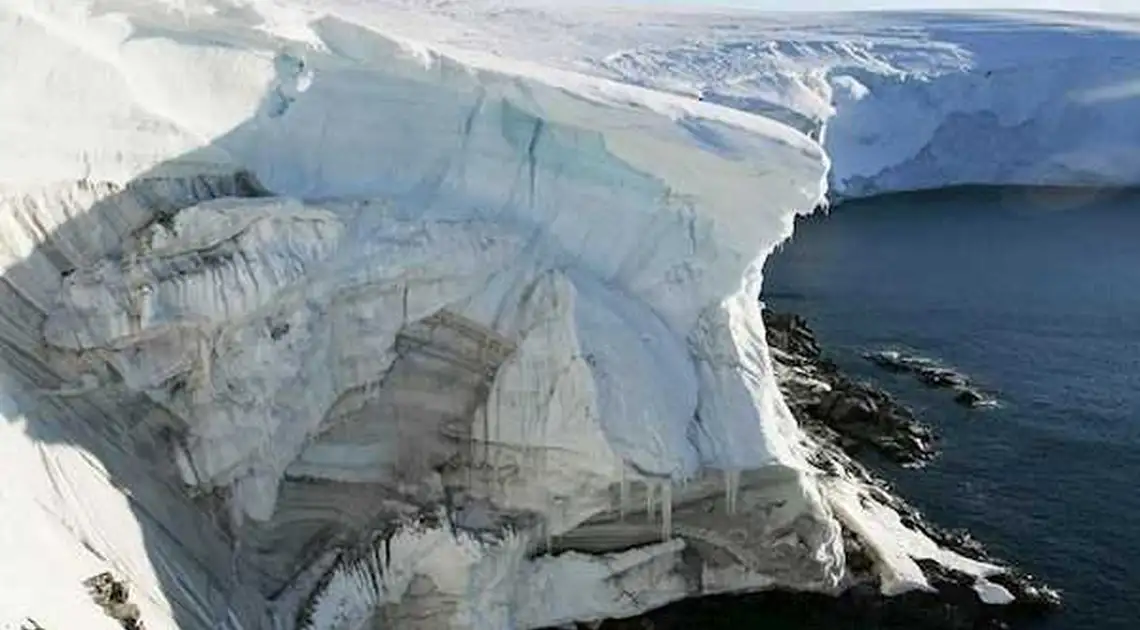 Вчені б’ють тривогу: цивілізації людства загрожує гігантський льодовик Тоттена (ФОТО) фото 1