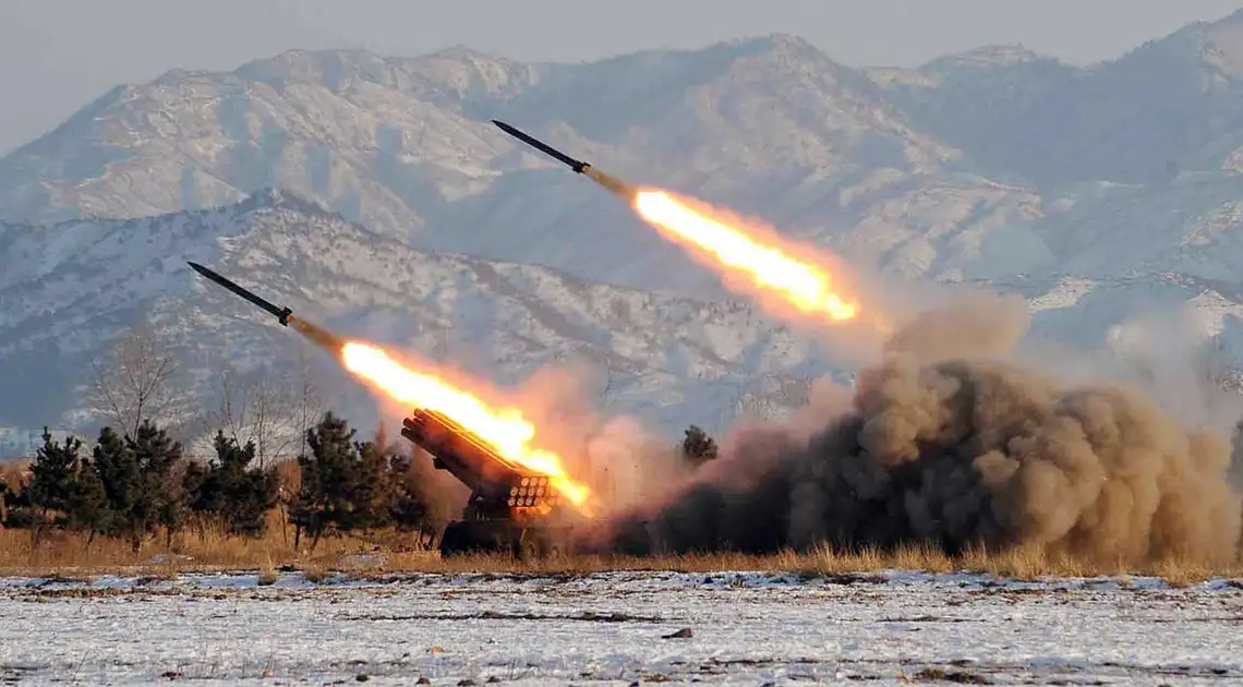 Примара Третьої світової: Північна Корея відпрацювала ракетні удари по військовим базам США фото 1