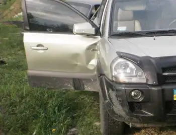 У Кіровограді викрадачі автомобіля, тікаючи від погоні, збили двох міліціонерів (ФОТО) фото 1