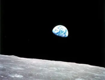 На Місяці знайшли величезні запаси води (ФОТО) фото 1