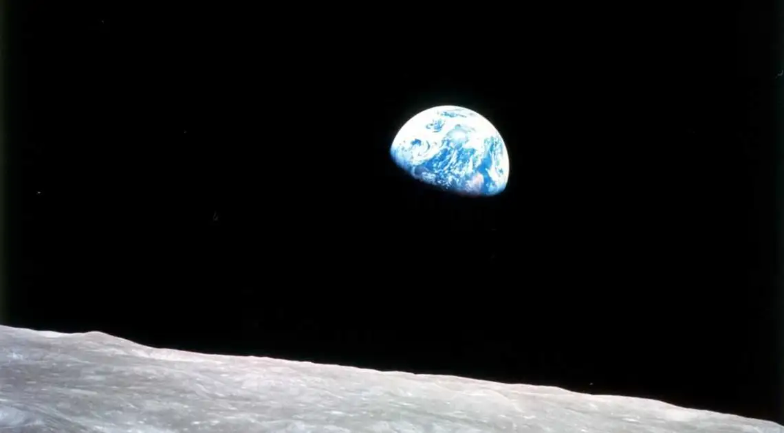 На Місяці знайшли величезні запаси води (ФОТО) фото 1