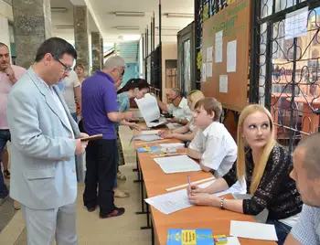 Голова ОДА проголосував у Кіровограді (ФОТО) фото 1