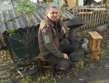 Ветеран-активіст із Новомиргорода: Я даю можливість дереву дарувати людям тепло й добро трохи довше фото 1