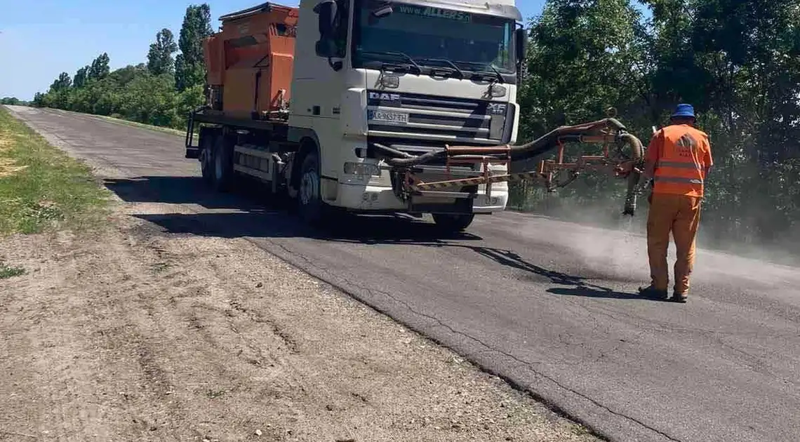 На Кіровоградщині дороги ремонтують струменевим методом (ФОТО) фото 1