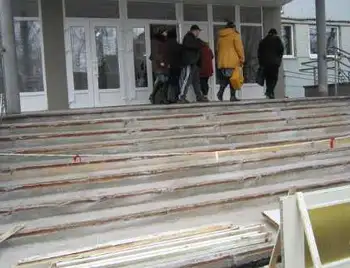 В Олександрії з пам’ятника Леніну зробили сходи фото 1