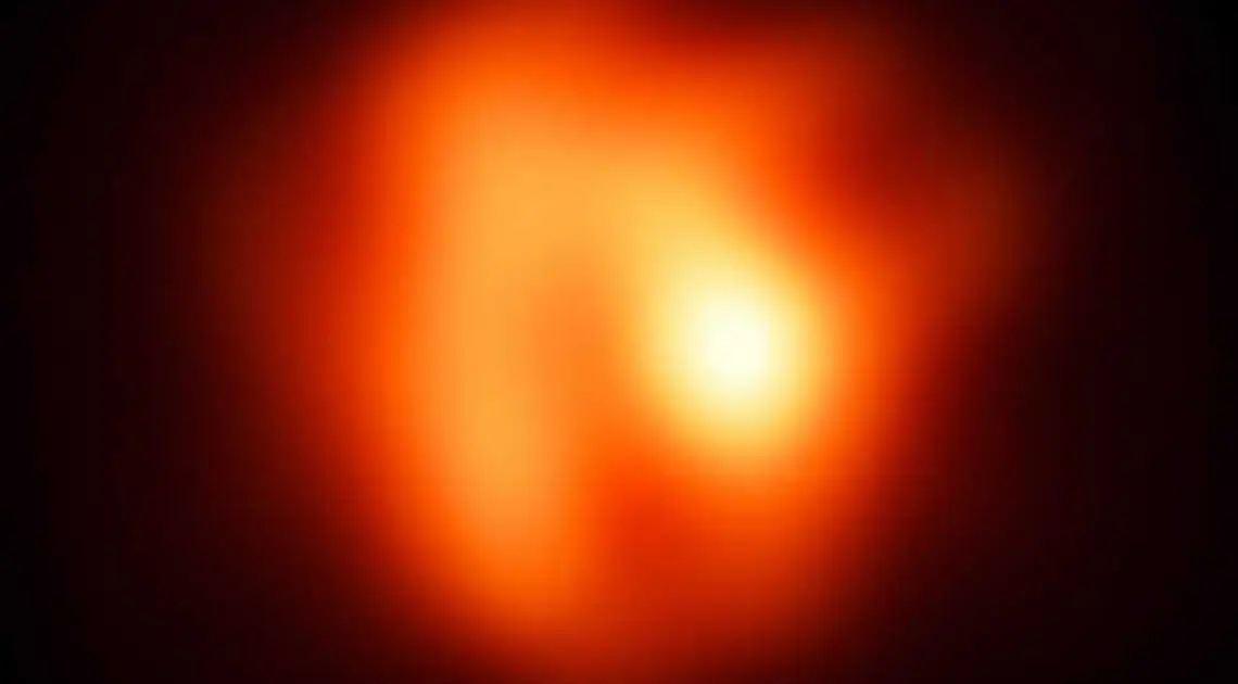 Вчені опублікували унікальний знімок зірки, що «скидає шкіру» (ФОТО) фото 1