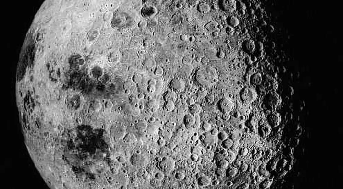 Вчені розповіли, що чекає на людство у разі зникнення Місяця фото 1