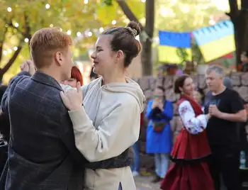 "Покрова-фест": у Кропивницькому танцювали традиційні танці та збирали гроші для ЗСУ (ФОТО) фото 1