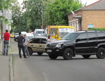 На фатальному перехресті в Кіровограді - знову аварія (ФОТО) фото 1