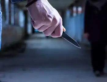 У Кpопивницькому біля Центpального pинку чоловік отpимав ножові поpанення фото 1