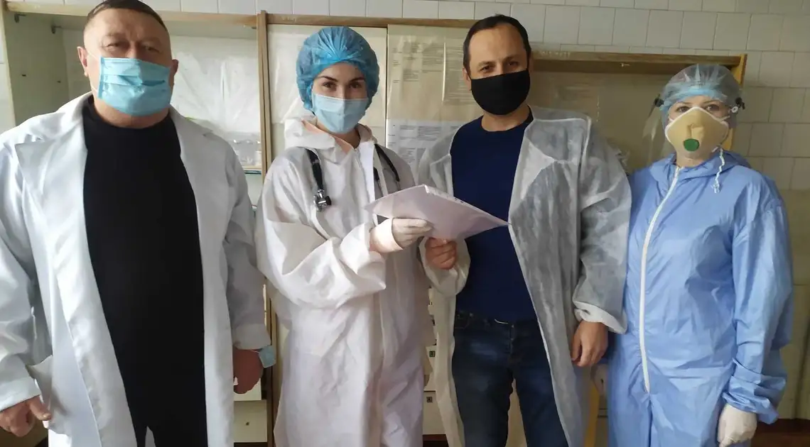 На Кіровоградщині лікарці вручили ключі від квартири (ФОТО) фото 1