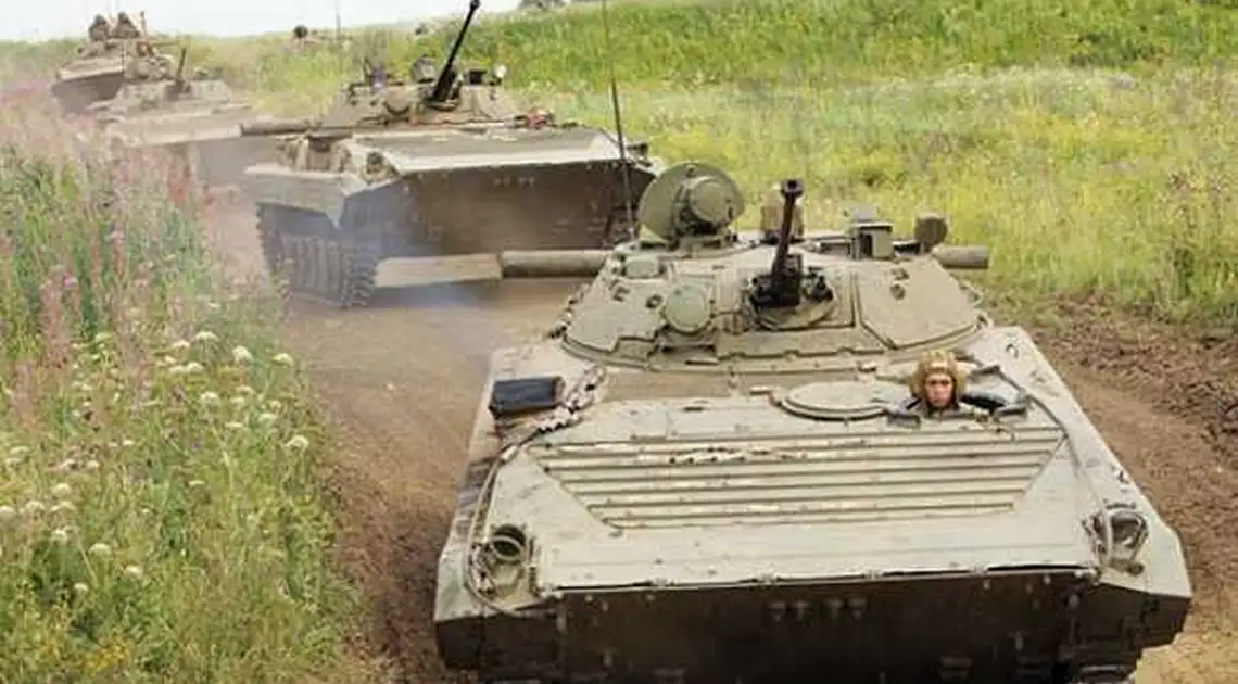 На Донбасі знищили чотири БМП бойовиків: волонтер повідомив подробиці фото 1