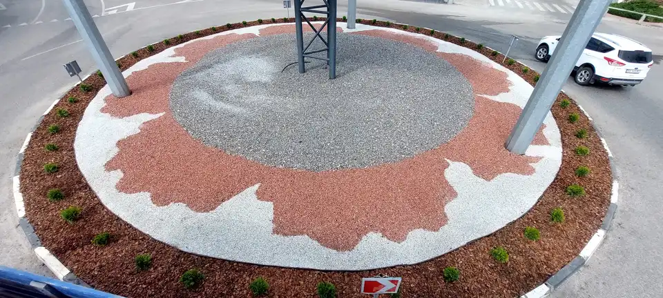 клумба на кільці у Кропивницькому