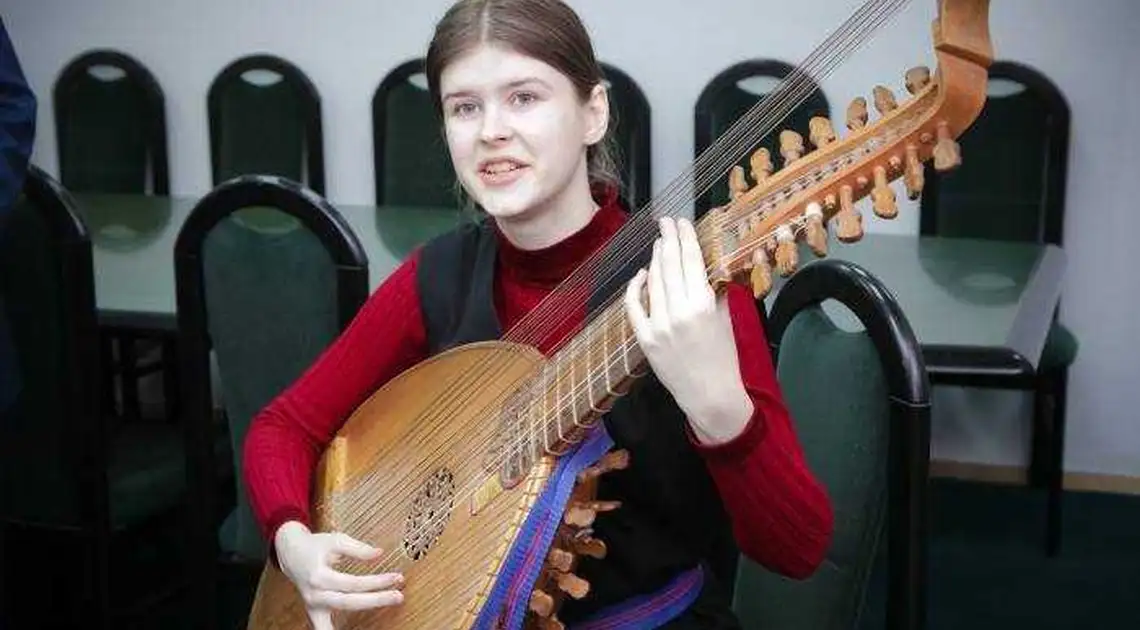 Нардеп з Кіровоградщини відроджуватиме гру на унікальному інструменті, який залишився в одному екземплярі (ФОТОФАКТ) фото 1