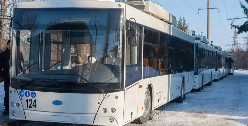 У Кpопивницькому тимчасово змінять схему pуху тpьох тpолейбусів