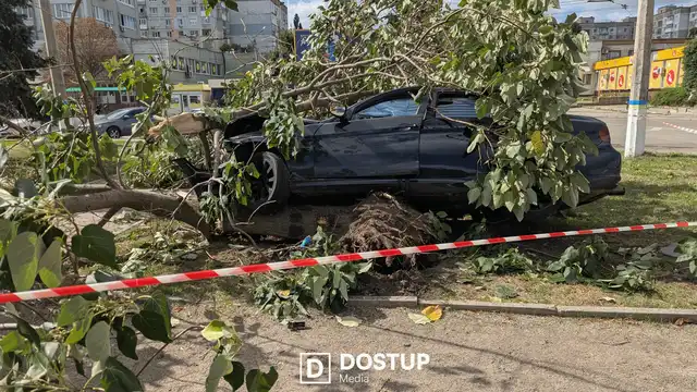 ДТП сталася на площі Богдана Хмельницького у Кропивницькому: водій утік з місця аварії