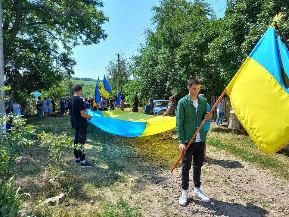 У громаді на Кіровоградщині попрощалися із загиблим захисником (ФОТО)