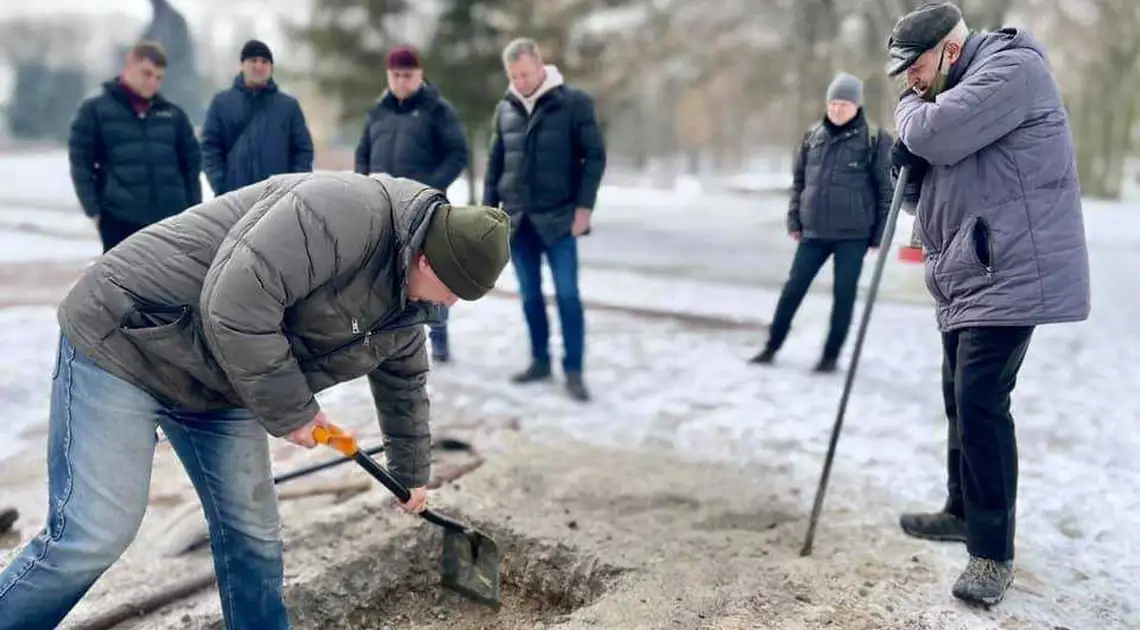 У Кропивницькому для встановлення найвищого прапора провели археологічні дослідження (ФОТО) фото 1