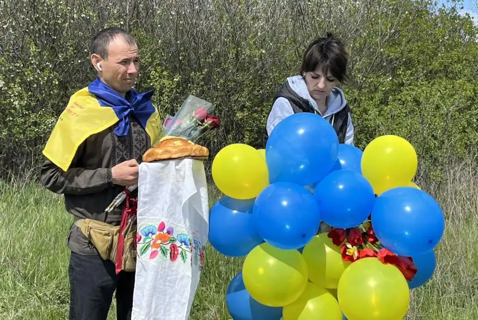 Звільненого з полону Володиимра Панчу зустріли вдома у Кіровоградській області