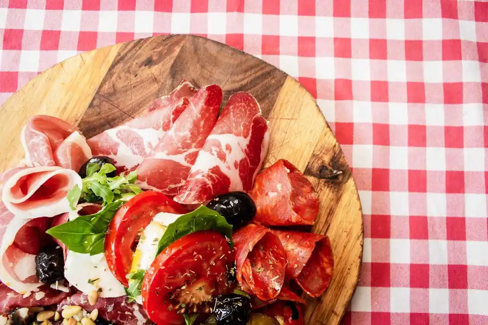 З’явилась унікальна можливість посмакувати натуральними м’ясними делікатесами