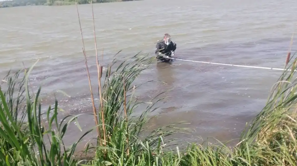 потопельник в річці