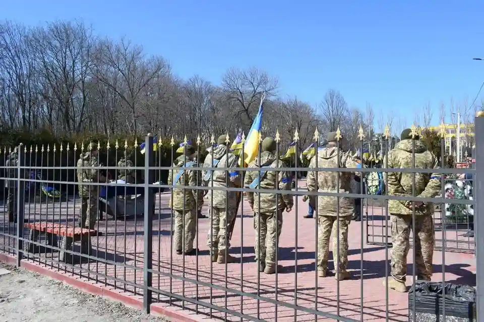 У Кропивницькому попрощалися із загиблим Героєм фото 1
