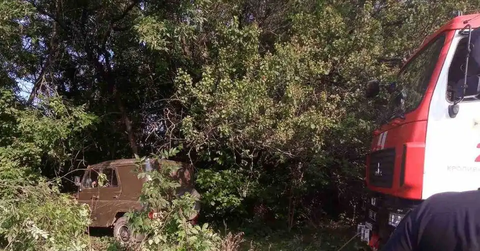 На Кіpовогpадщині "УАЗ" з’їхав в лісопосадку