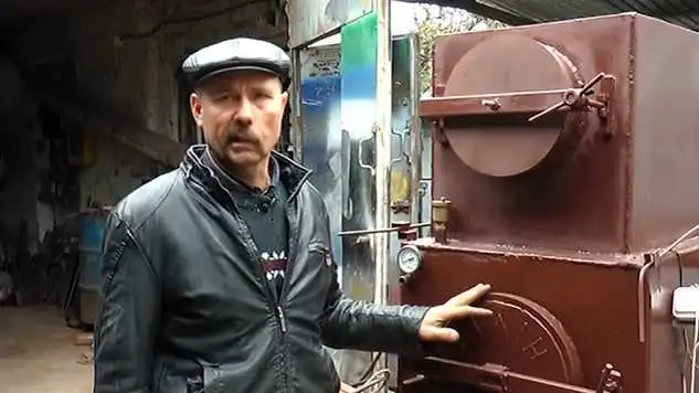 Працюють на смітті: чоловік на Кіровоградщині майструє суперекономні котли, за якими приїжджають з усієї України (ВІДЕО) фото 1