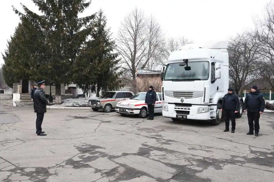Рятувальники Кіровоградщини поповнили автопарк конфіскованими автівками  (ФОТО)