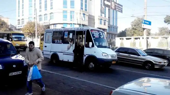 У Кіровограді у маршрутки на ходу відпало колесо (ФОТО)
