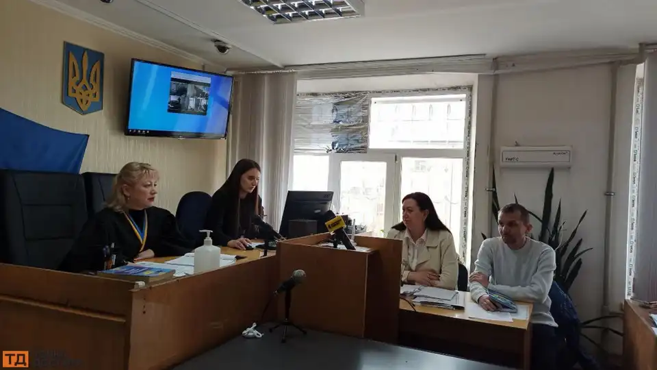 обвинувачення Лариси Костенко щодо розтрати бюджетних грошей