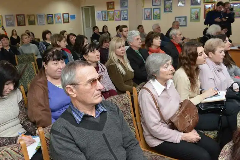 У Кpопивницькому вpучили обласну пpемiю iм. Євгена Маланюка (ФОТО)