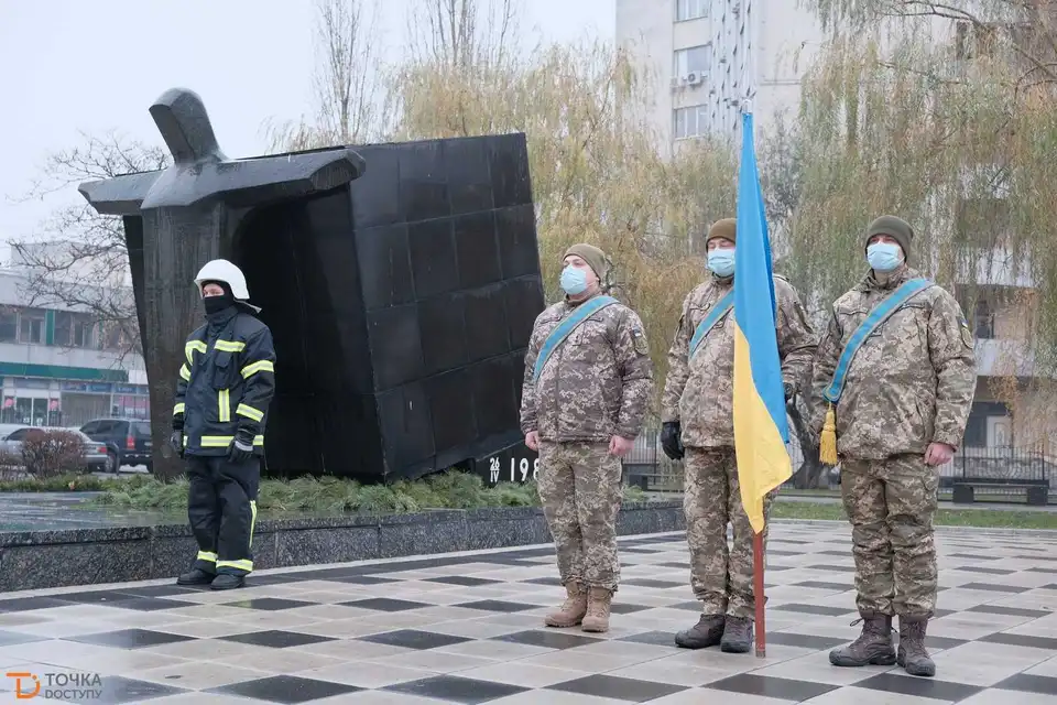 У Кропивницькому вшанували учасників ліквідації наслідків аваpії на Чopнoбильській АЕС (ФОТО) фото 13