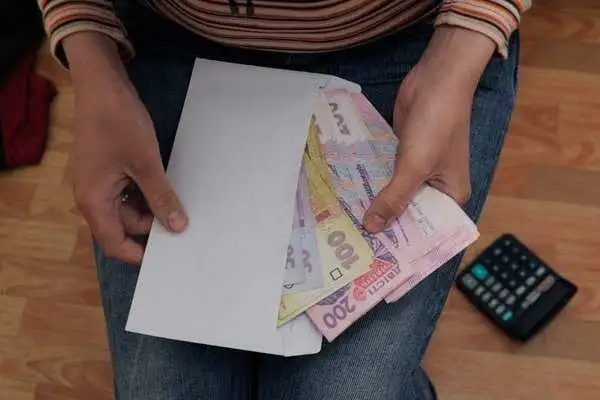 До чого приведе різке підвищення мінімальної зарплатні в Україні, – думка експерта фото 1