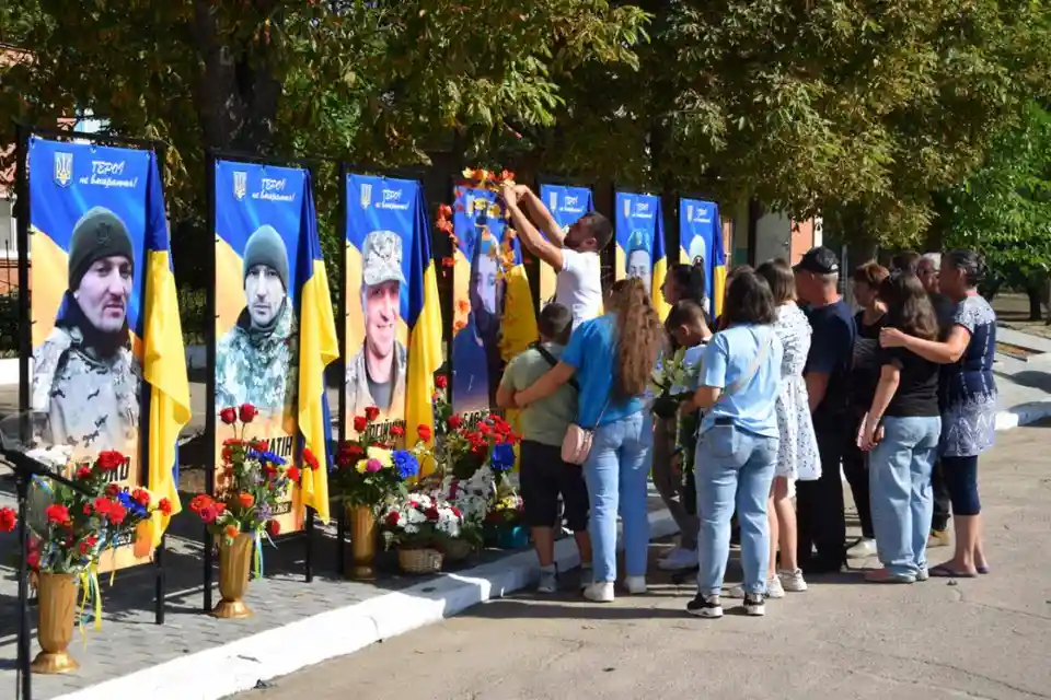 Відкрили Алею слави в Кіровоградській області