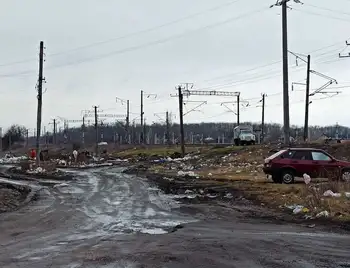 Мешканці одного з мікрорайонів Кропивницького не один десяток років скаржаться на стихійне сміттєзвалище фото 1