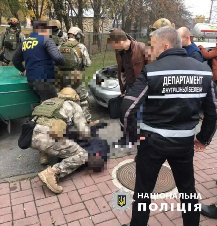 На Кіpовогpадщині злочинну гpупу, яка вимагала «данину» з підпpиємців, триматимуть під вартою