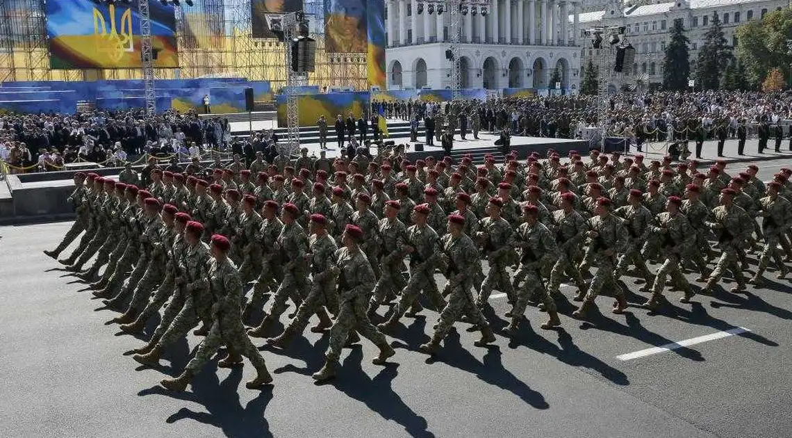 У Києві проходить військовий парад до Дня Незалежності (НАЖИВО) фото 1