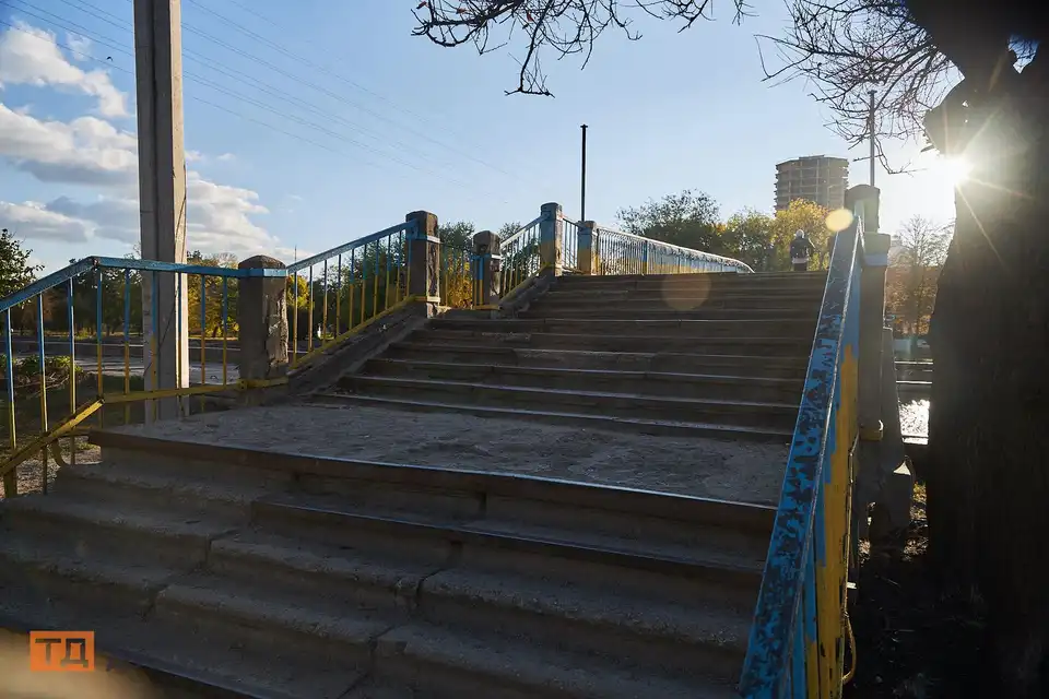 Пішохідний міст через Інгул