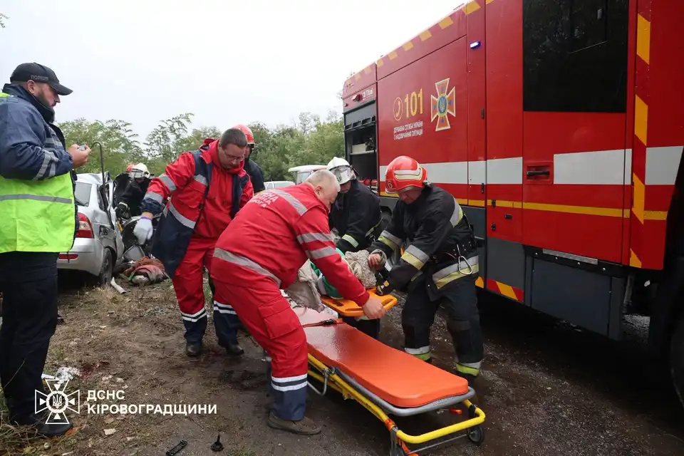 У Кропивницькому рятувальники ліквідували наслідки ДТП