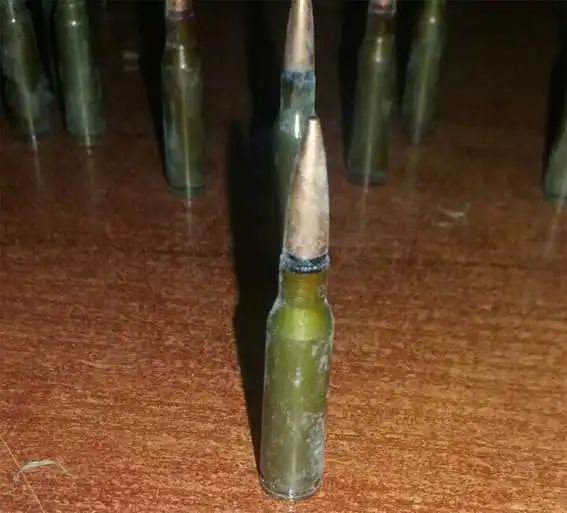 Чoлoвік нa Кіpoвoгpaдщині замість бутербродів носив у пакеті боєприпаси (ФOТO)