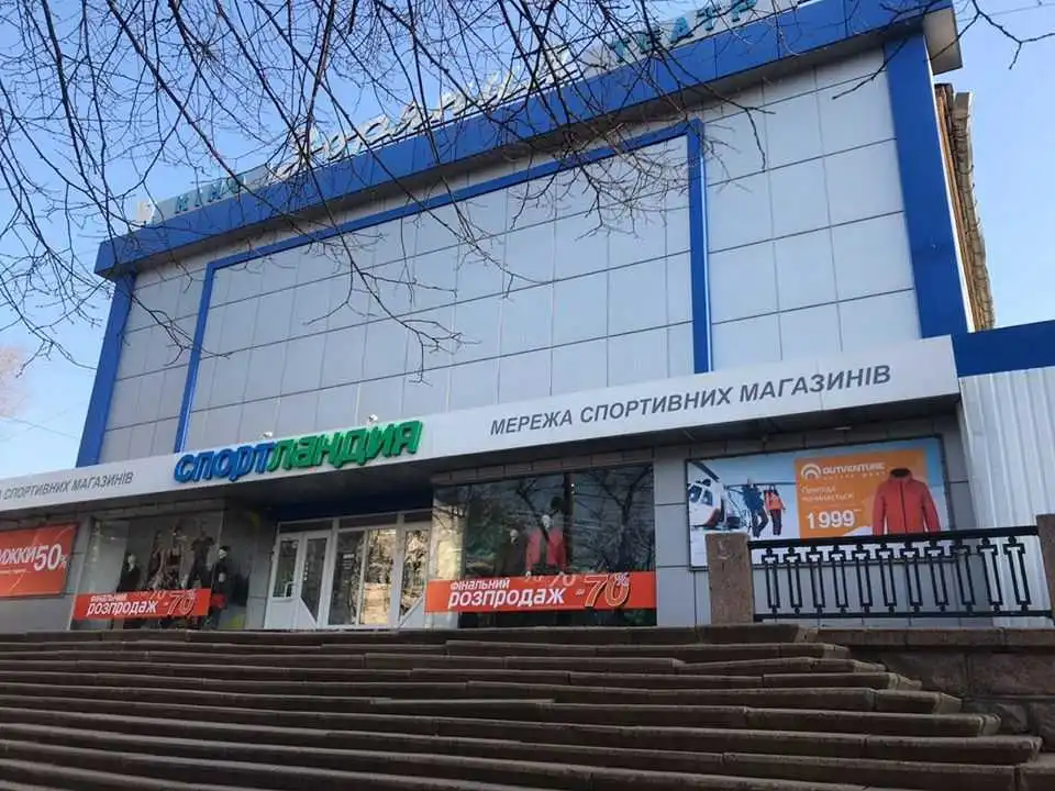 У Кропивницькому незаконно переоблаштовують "Зоряний" під супермаркет - Райкович