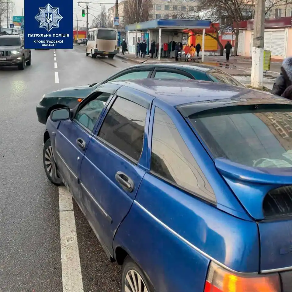 У Кропивницькому зіткнулися ВАЗ та Daewoo (ФОТО)