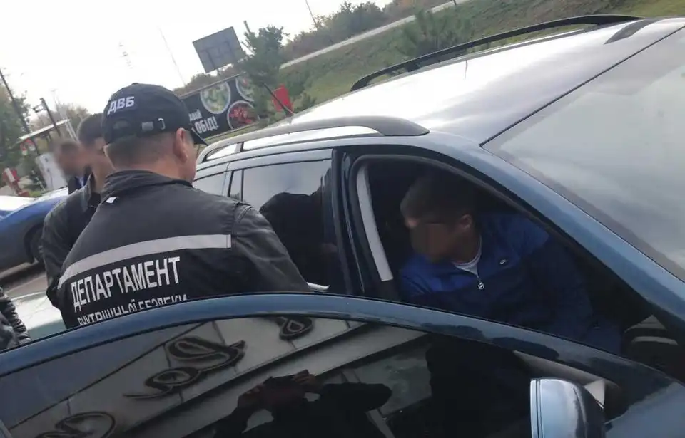 Підполковнику поліції на Кіровоградщині пропонували "кришувати" наркобізнес (ФОТО)