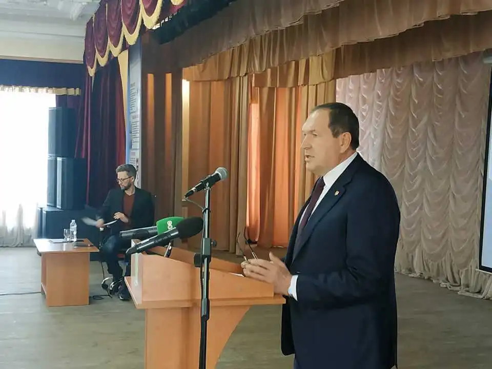 Звіт міського голови Кропивницького: за що критикують і хвалять містяни Андрія Райковича