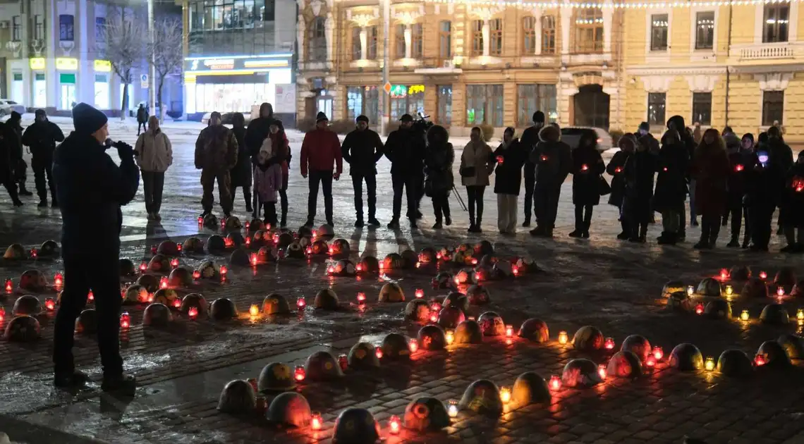 У Кропивницькому вшанували пам'ять захисників Донецького аеропорту (ФОТОРЕПОРТАЖ) фото 1